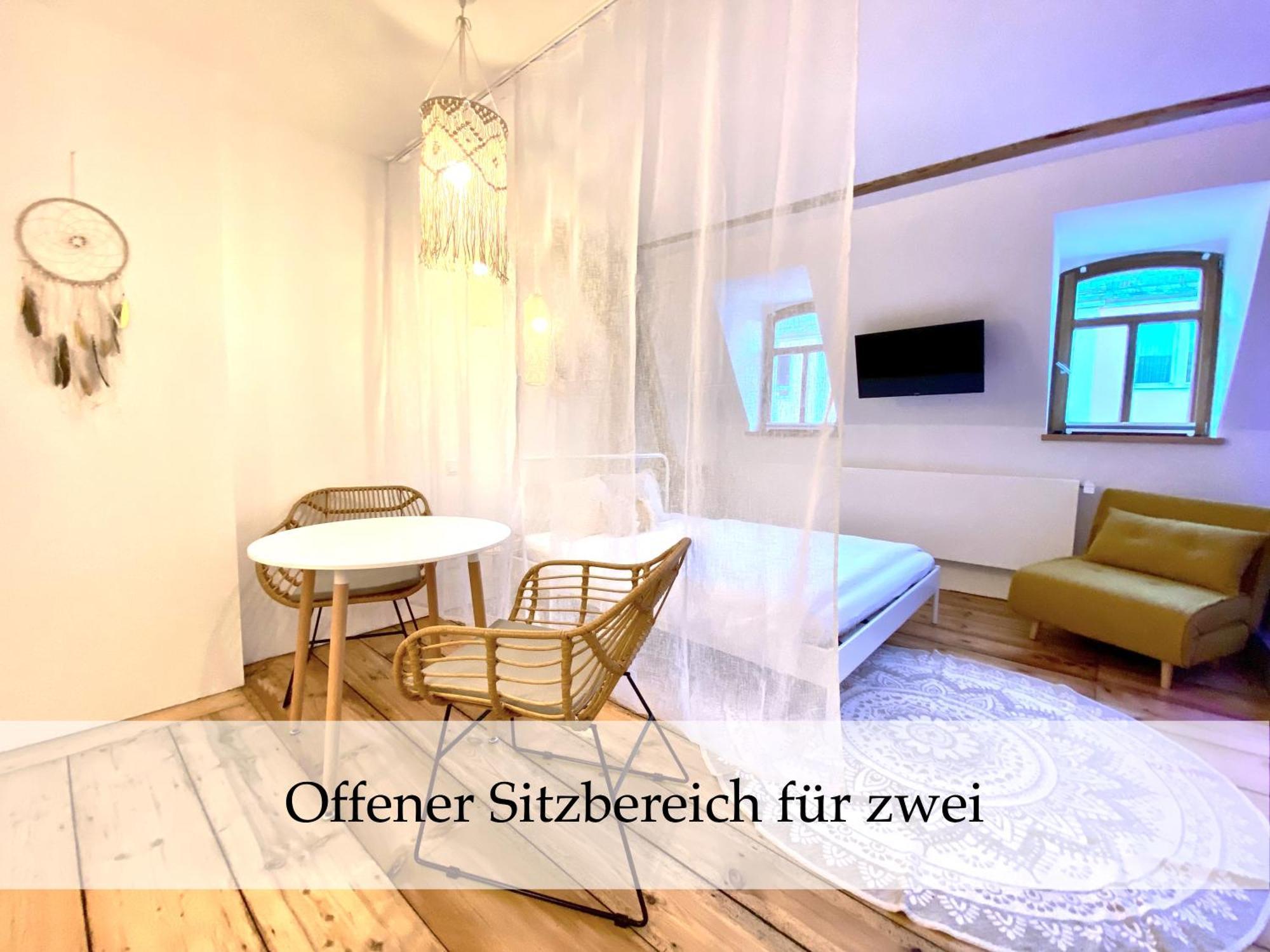 Zentrale 1-Zimmer-Ferienwohnung Mit Digitalem Check In Hof  Exterior photo